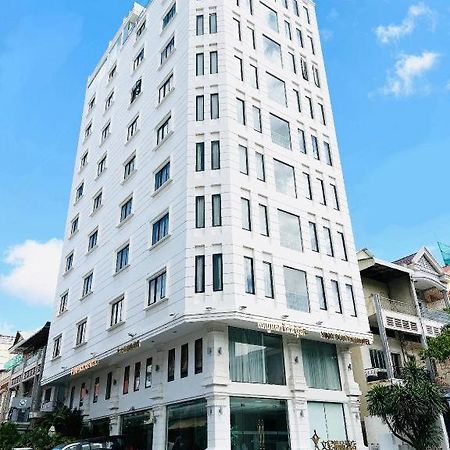 V Boutique Hotel Пномпень Экстерьер фото