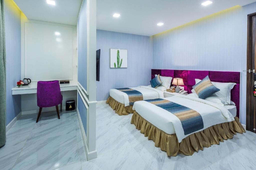 V Boutique Hotel Пномпень Экстерьер фото